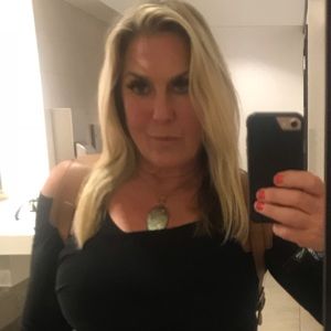 Meet your Posher, Skyy